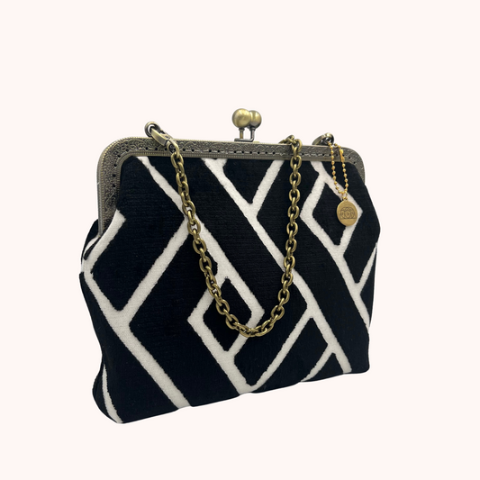 ANDREINA Blackandwhite