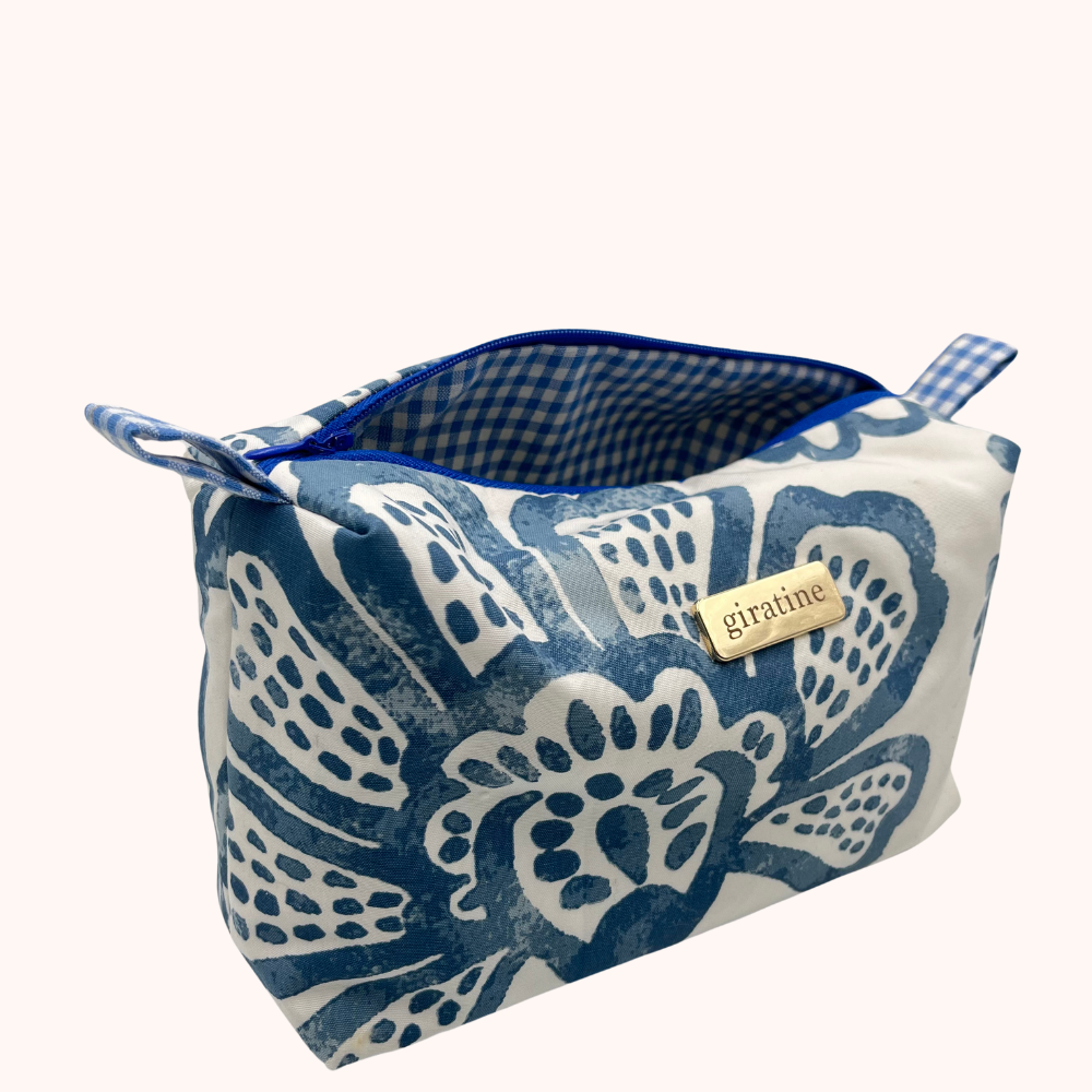 BEAUTY CASE Blue Flower