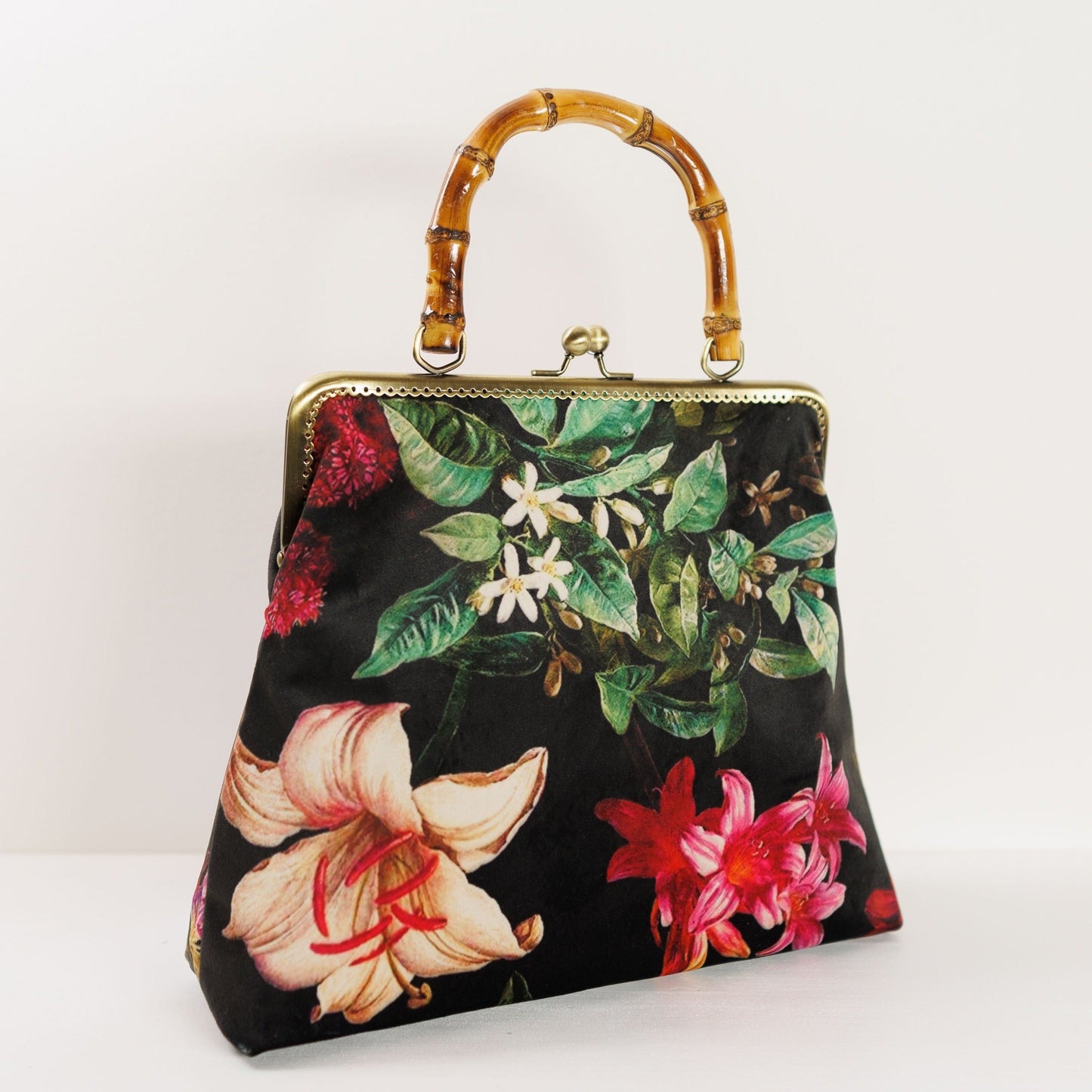 LUCREZIA Botanica dark